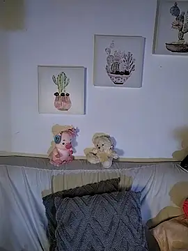 Suzanelee1 online show from October 5, 2025, 9:24 pm