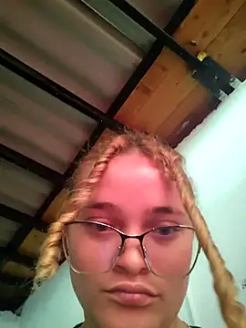 Cherrysweetyx online show from October 27, 2025, 12:53 pm