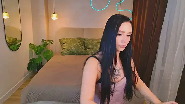 Snapshot of B_Monica_ chatting on October 19, 2025, 9:04 pm B Monica online show from October 19, 2025, 9:04 pm