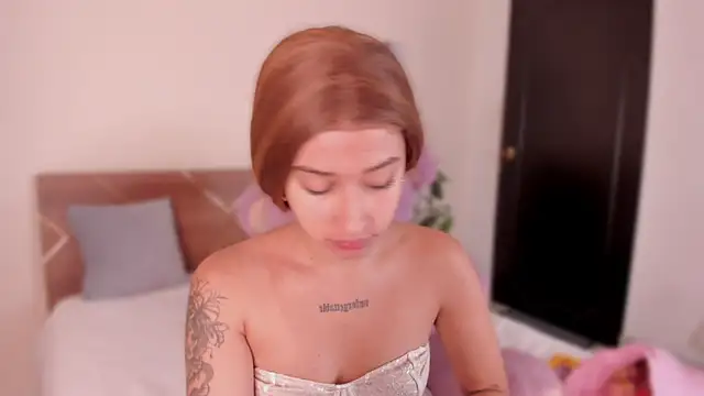 SofiaClarkson online show from December 20, 2025, 1:07 pm