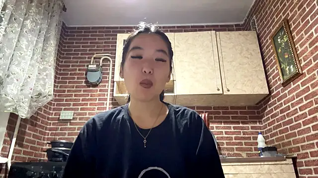 EmmaLeexth online show from November 5, 2025, 12:38 pm