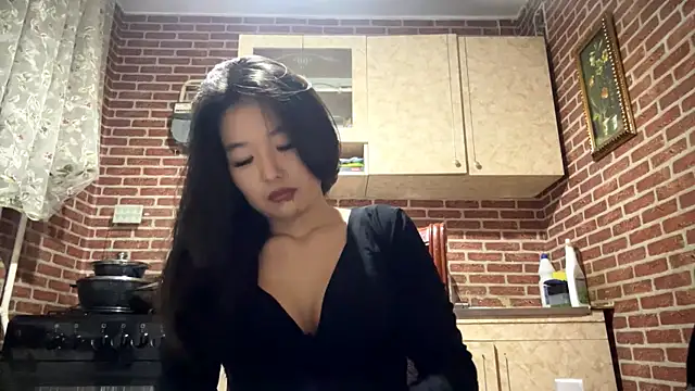 EmmaLeexth online show from February 15, 2026, 2:14 pm