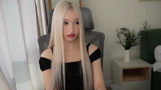 Laura Obsidian online show from November 8, 2025, 8:03 am