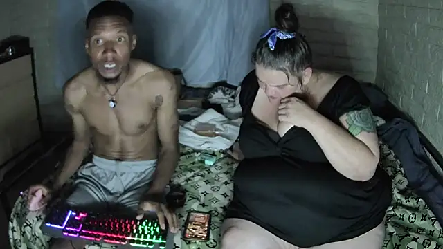 deemyybaby online show from October 8, 2025, 8:12 am