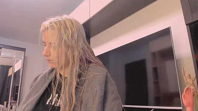 BarbaraSiren online show from October 29, 2025, 1:02 pm