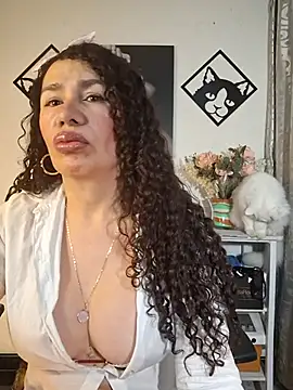 Lina 444 online show from February 27, 2026, 1:05 am