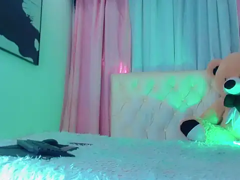 Snapshot of Julia_Bulette1 chatting on November 28, 2025, 1:58 pm Julia Bulette1 online show from November 28, 2025, 1:58 pm