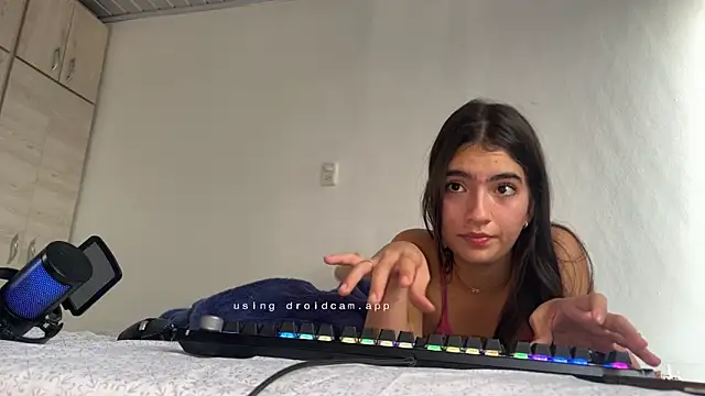 vipxxx2 online show from October 19, 2025, 4:18 pm