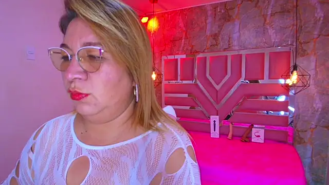 MaylinRosse  online show from November 12, 2025, 6:52 pm