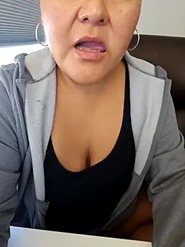 sw33th3art online show from September 25, 2025, 8:12 pm