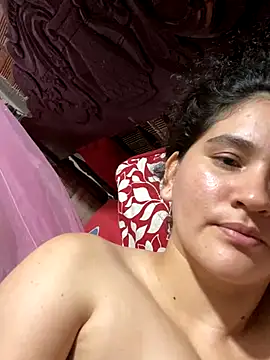 lunasexyhot18 online show from September 22, 2025, 4:36 am