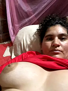 lunasexyhot18 online show from October 27, 2025, 9:30 pm