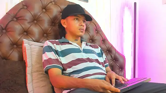 noah blake0 online show from September 25, 2025, 2:48 am