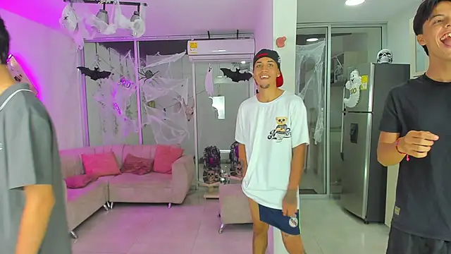 Snapshot of Houseofwarrios chatting on September 28, 2025, 5:24 am Houseofwarrios online show from September 28, 2025, 5:24 am