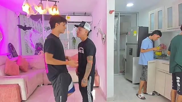 Snapshot of Houseofwarrios chatting on October 9, 2025, 5:16 am Houseofwarrios online show from October 9, 2025, 5:16 am