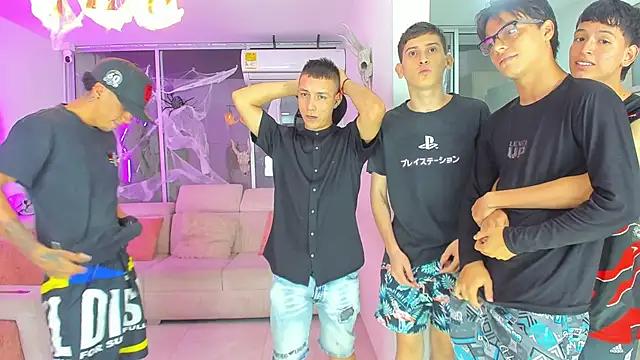 Snapshot of Houseofwarrios chatting on October 19, 2025, 5:19 am Houseofwarrios online show from October 19, 2025, 5:19 am