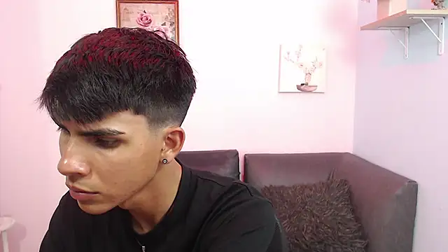 Snapshot of David_925_ chatting on October 9, 2025, 4:21 am David 925 online show from October 9, 2025, 4:21 am