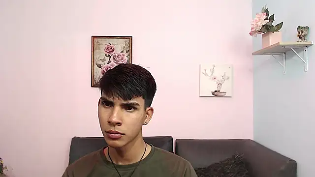 Snapshot of David_925_ chatting on October 14, 2025, 4:46 am David 925 online show from October 14, 2025, 4:46 am