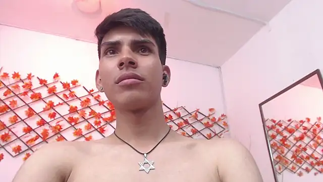 Snapshot of David_925_ chatting on October 16, 2025, 8:04 am David 925 online show from October 16, 2025, 8:04 am