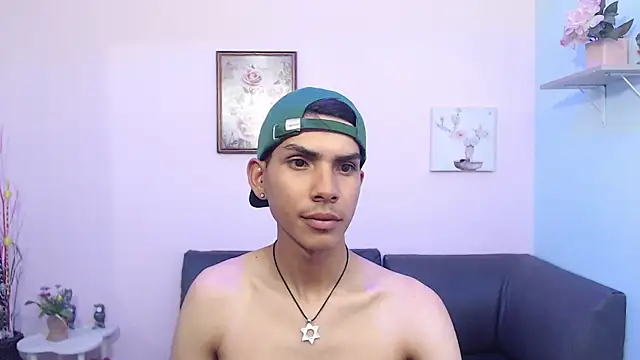 Snapshot of David_925_ chatting on October 18, 2025, 3:53 am David 925 online show from October 18, 2025, 3:53 am