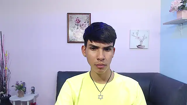 Snapshot of David_925_ chatting on October 21, 2025, 4:35 am David 925 online show from October 21, 2025, 4:35 am