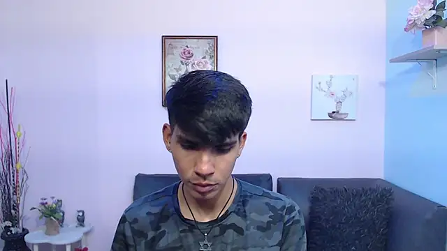 Snapshot of David_925_ chatting on October 24, 2025, 7:32 pm David 925 online show from October 24, 2025, 7:32 pm