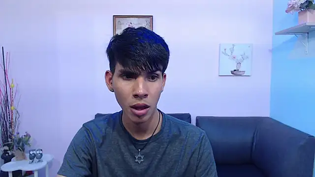 Snapshot of David_925_ chatting on October 26, 2025, 4:18 am David 925 online show from October 26, 2025, 4:18 am