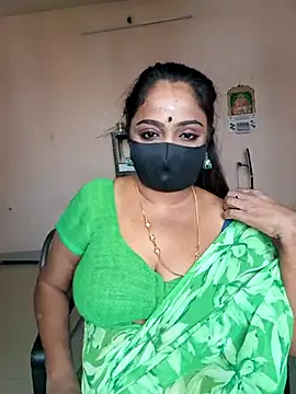 Snapshot of queendivya chatting on June 5, 2026, 4:30 am queendivya online show from June 5, 2026, 4:30 am