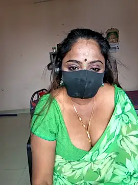 Snapshot of queendivya chatting on June 5, 2026, 6:52 am queendivya online show from June 5, 2026, 6:52 am