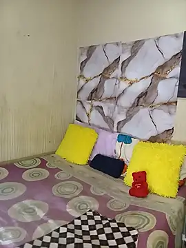 BubblyBeautiful online show from October 29, 2025, 7:04 pm