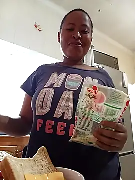 BubblyBeautiful online show from November 3, 2025, 10:38 am