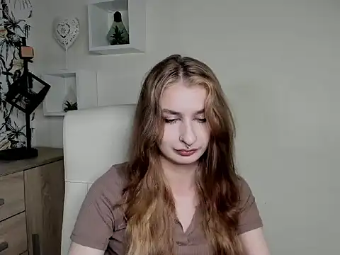 Snapshot of NinaBlond1 chatting on October 9, 2025, 5:49 am NinaBlond1 online show from October 9, 2025, 5:49 am