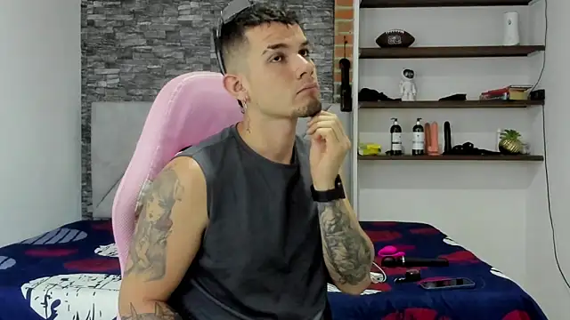 BooyHott  online show from February 25, 2026, 7:45 pm