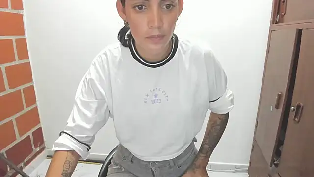 catalinacoxx online show from October 13, 2025, 6:41 pm