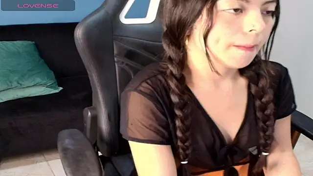 Johanna Angel  online show from October 9, 2025, 3:59 am