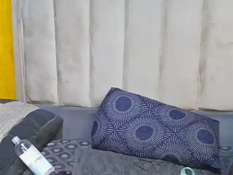 SexyBear012 online show from October 22, 2025, 9:20 am