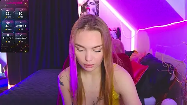 KitsyMoore online show from September 27, 2025, 1:05 pm