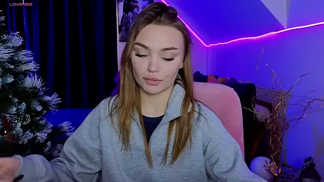 KitsyMoore online show from January 12, 2026, 1:05 pm