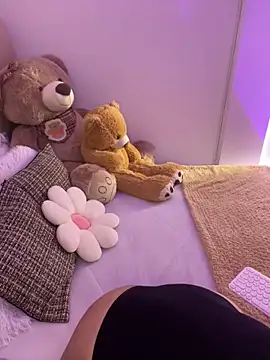 Mericute  online show from April 5, 2026, 2:09 am