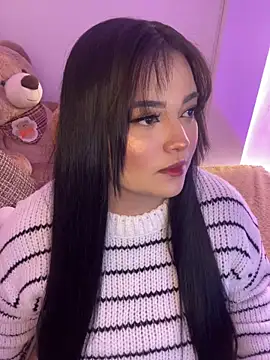 Mericute  online show from April 16, 2026, 1:06 am