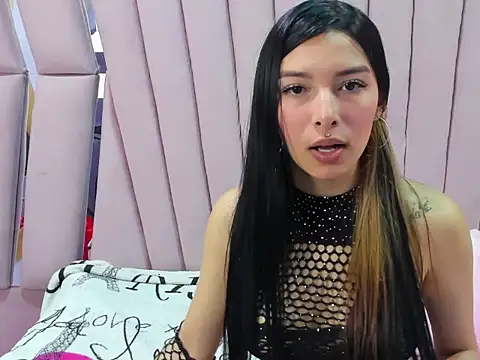 burbuja pink  online show from January 14, 2026, 3:56 am