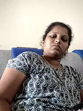 sweetqueen143 online show from September 28, 2025, 5:35 am