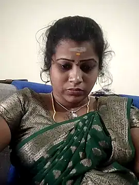 sweetqueen143 online show from October 7, 2025, 11:29 am