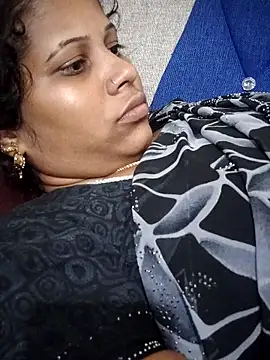 sweetqueen143 online show from October 10, 2025, 4:50 pm