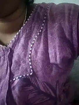 sweetqueen143 online show from December 17, 2025, 7:14 am