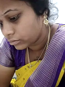 sweetqueen143 online show from February 18, 2026, 8:32 am