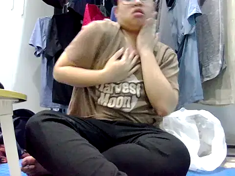 loveninja online show from April 2, 2026, 2:37 pm