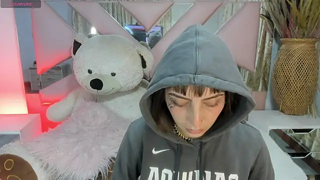 Snapshot of Gyal_8_ chatting on September 27, 2025, 3:44 am Gyal 8 online show from September 27, 2025, 3:44 am