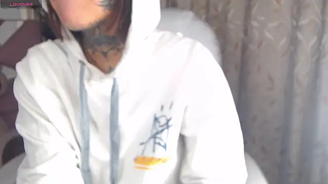 Snapshot of Gyal_8_ chatting on October 3, 2025, 3:36 am Gyal 8 online show from October 3, 2025, 3:36 am