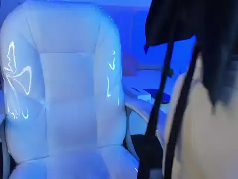 Snapshot of Gyal_8_ chatting on October 27, 2025, 3:10 am Gyal 8 online show from October 27, 2025, 3:10 am